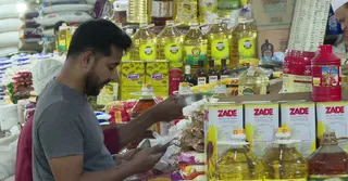 মাংসের বিকল্প গিলা-কলিজা, আস্ত মাছ বদলে কিনছেন কাটা মাছ